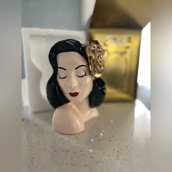 The Dita Von Teese Glamour Girl Vase (Gold) - Picture 3 of 10